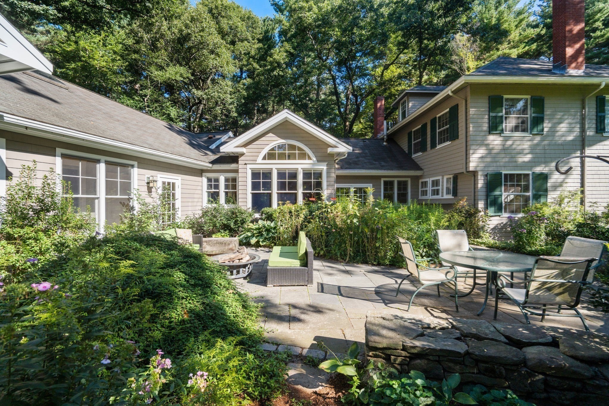 55 Glezen Ln