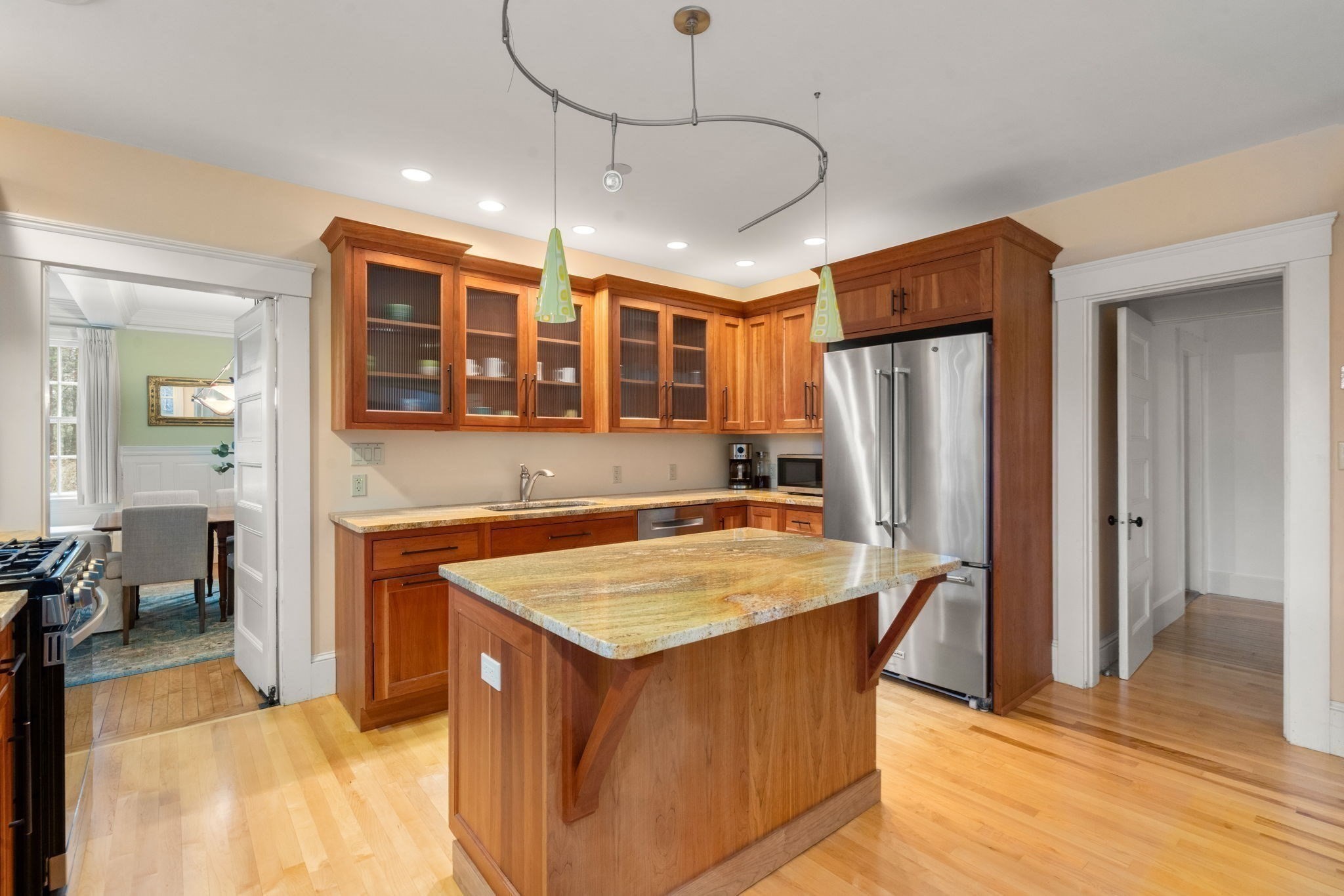 55 Glezen Ln