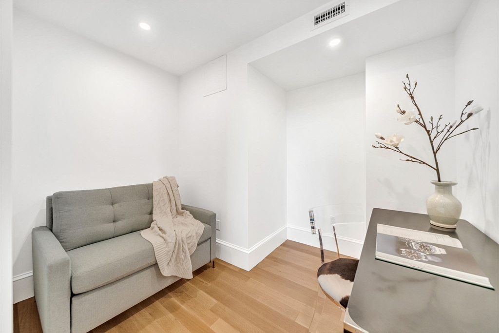 79 Florence # 606S