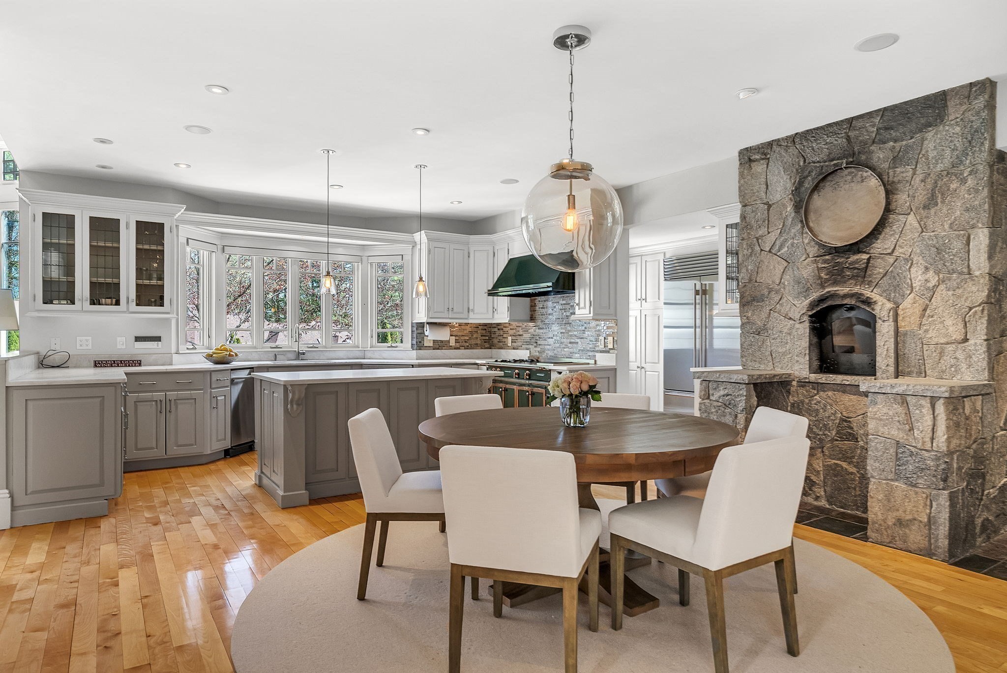 1 Graystone Ln