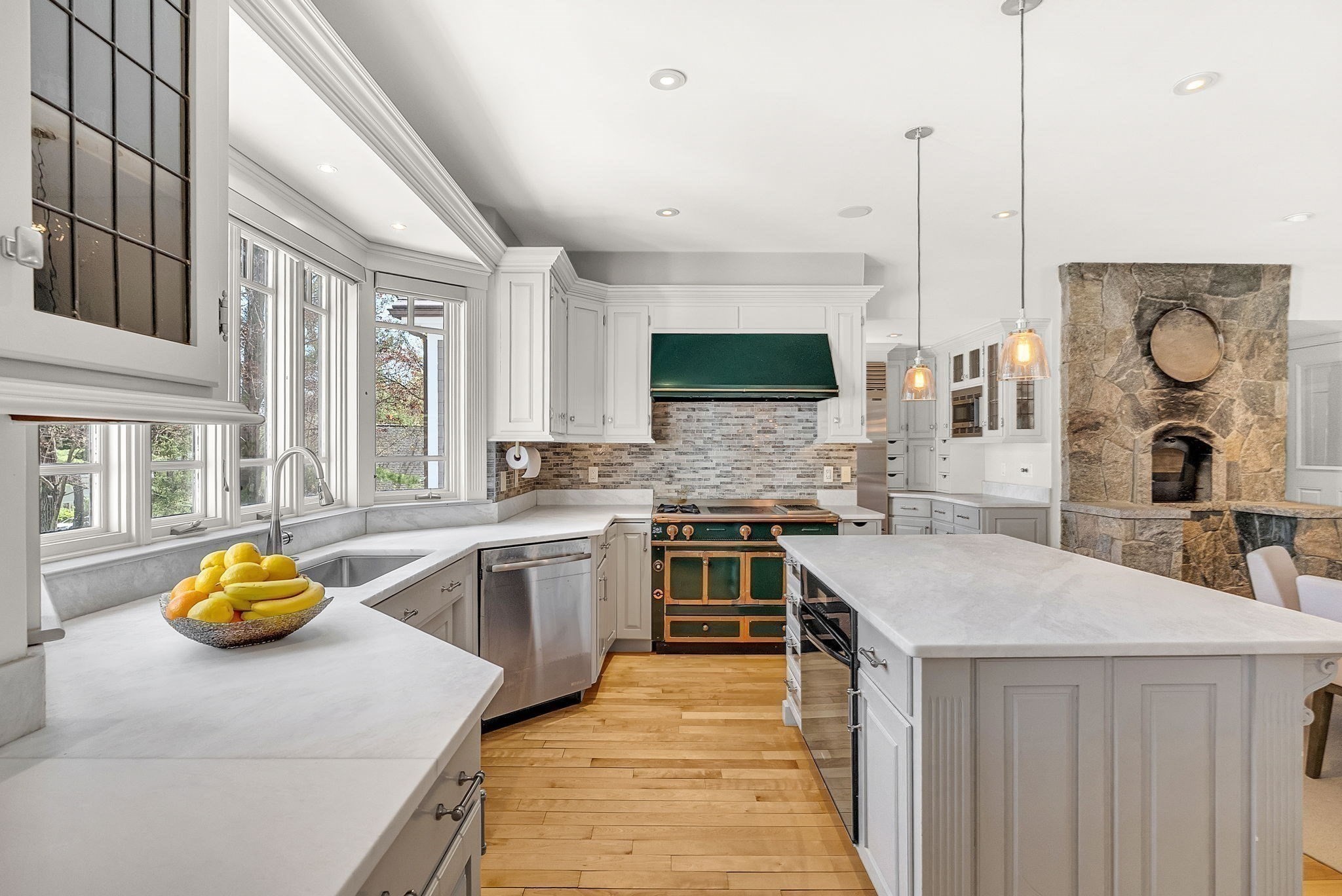1 Graystone Ln