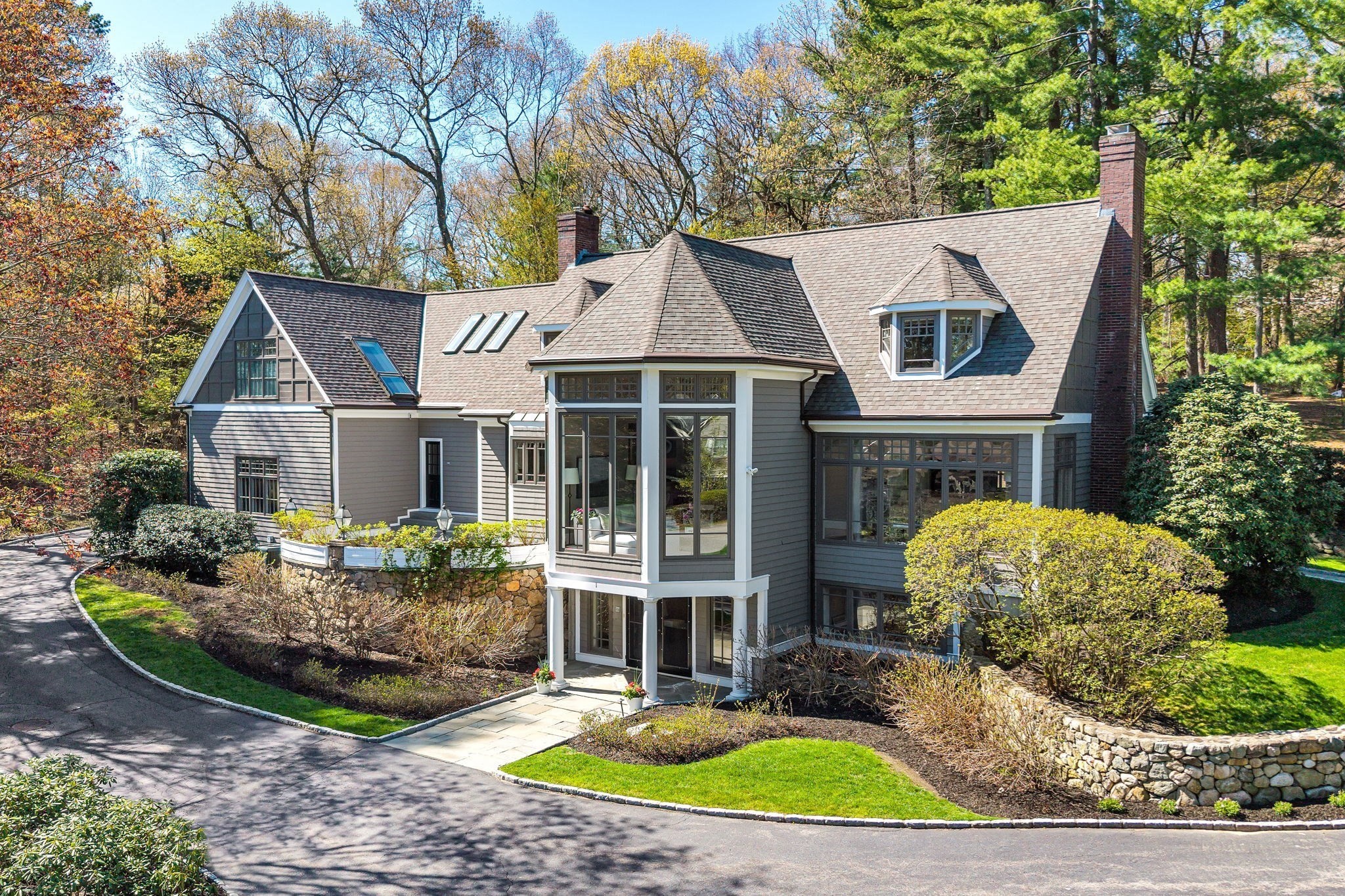 1 Graystone Ln