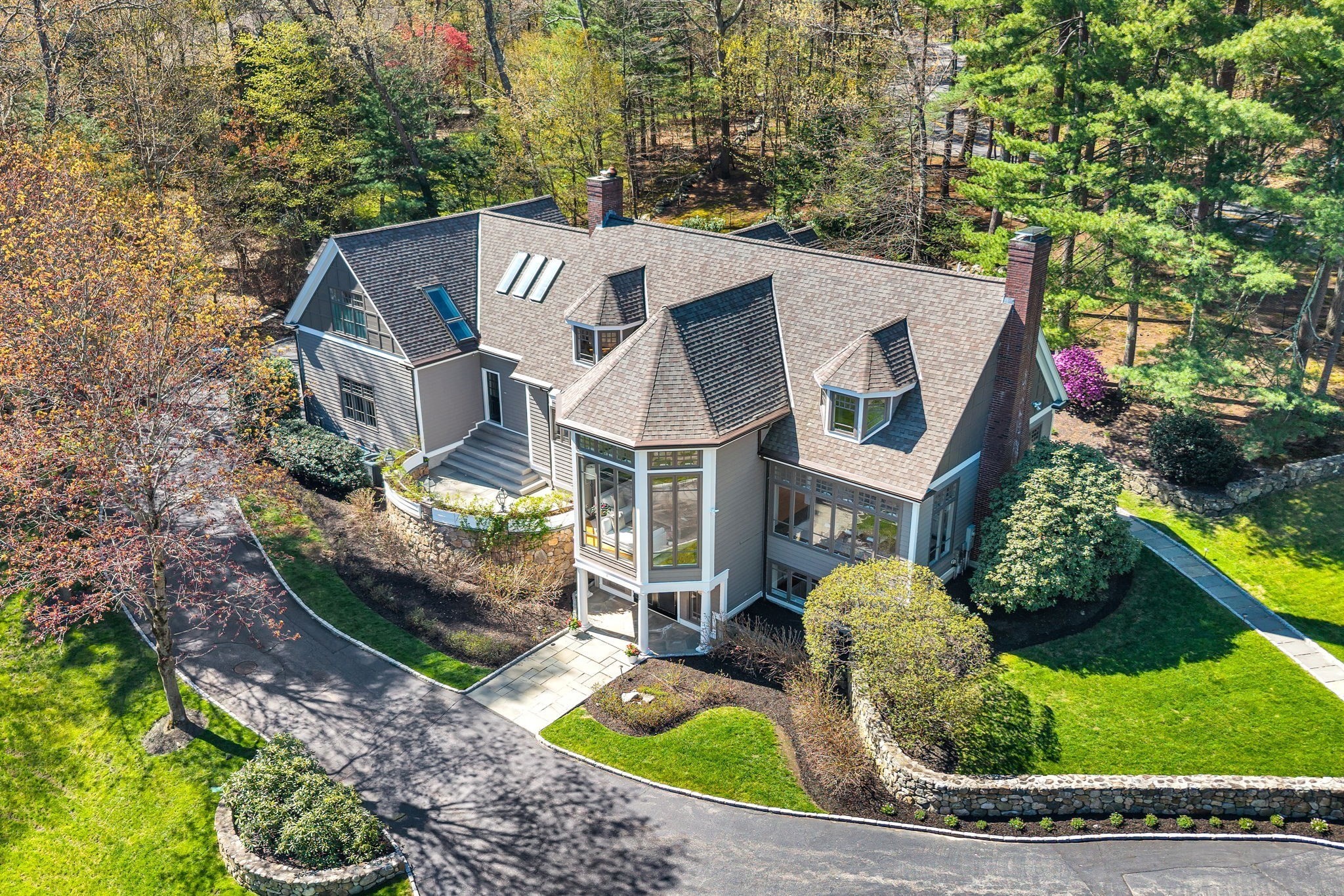1 Graystone Ln