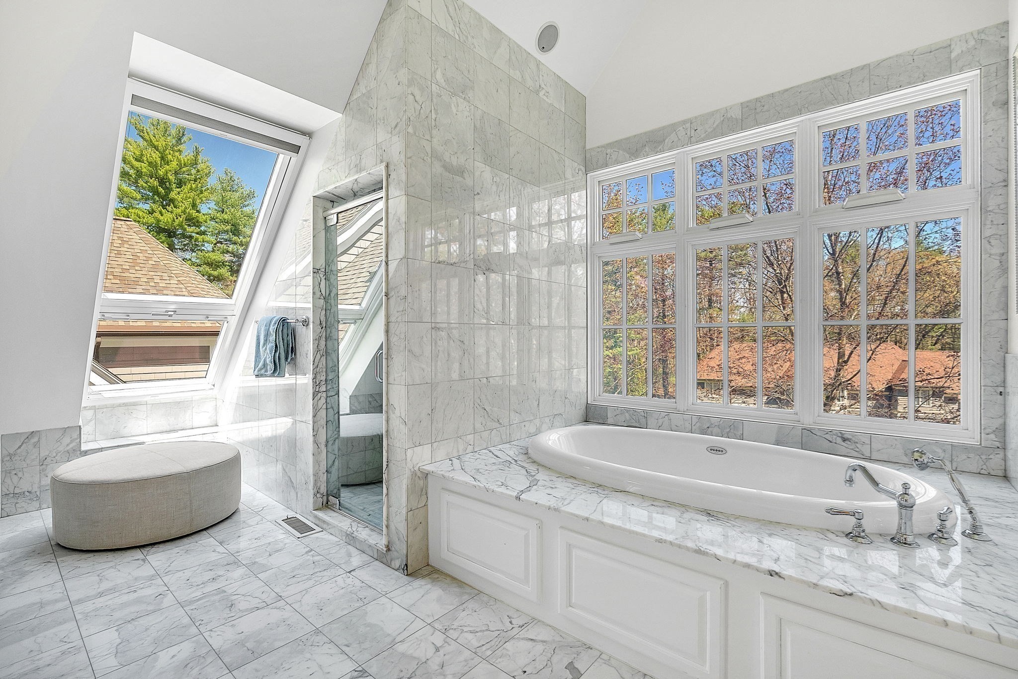 1 Graystone Ln