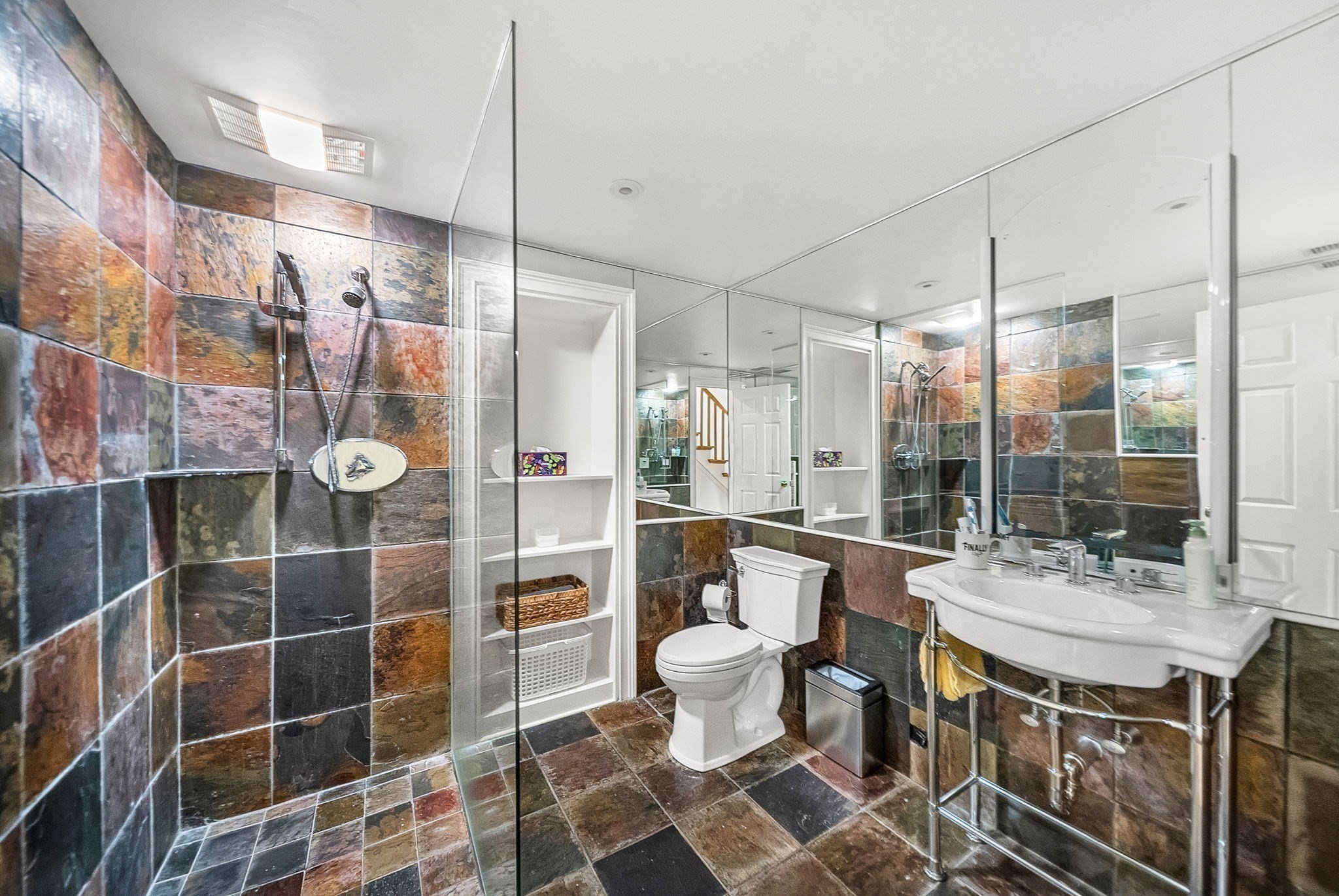 1 Graystone Ln