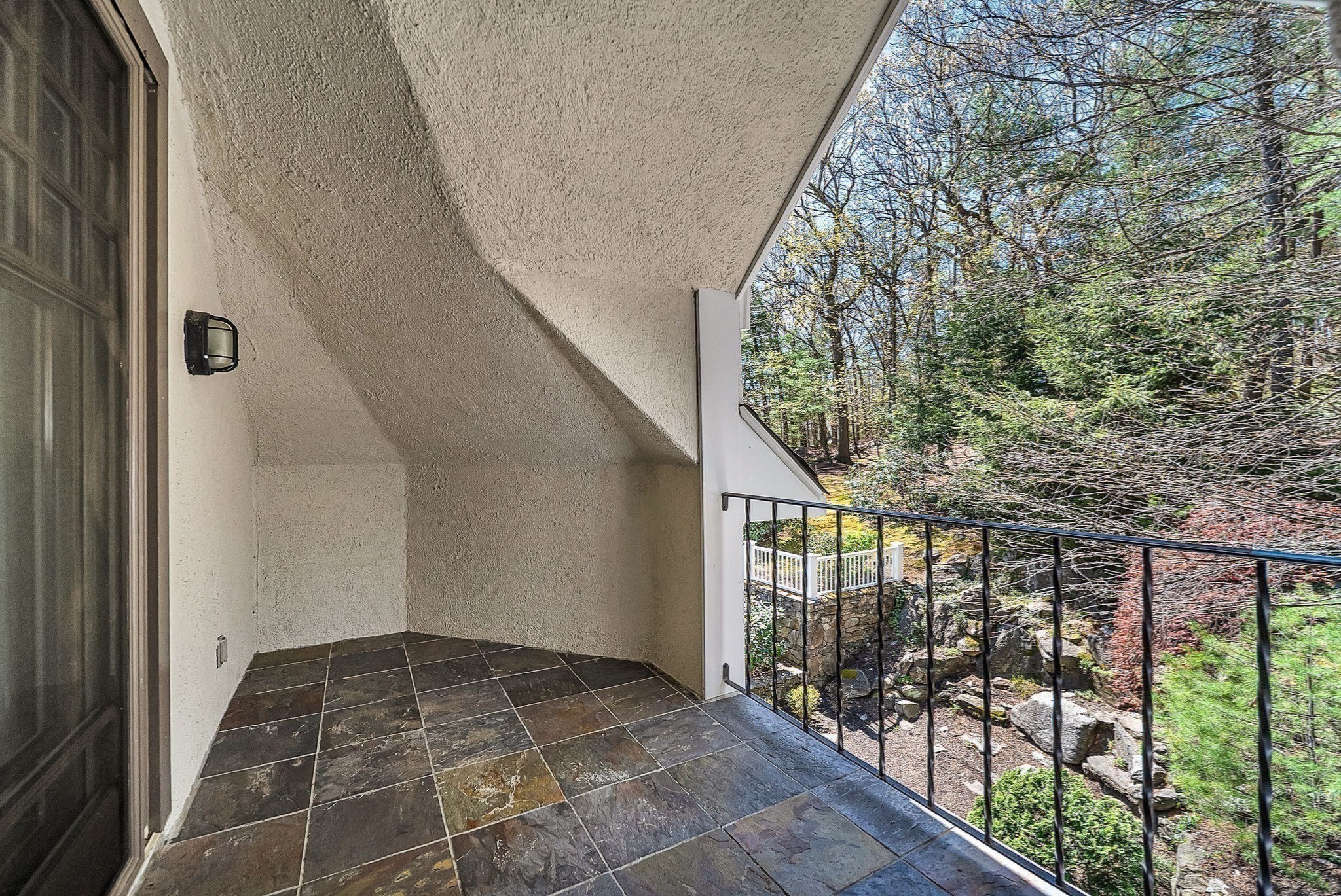 1 Graystone Ln