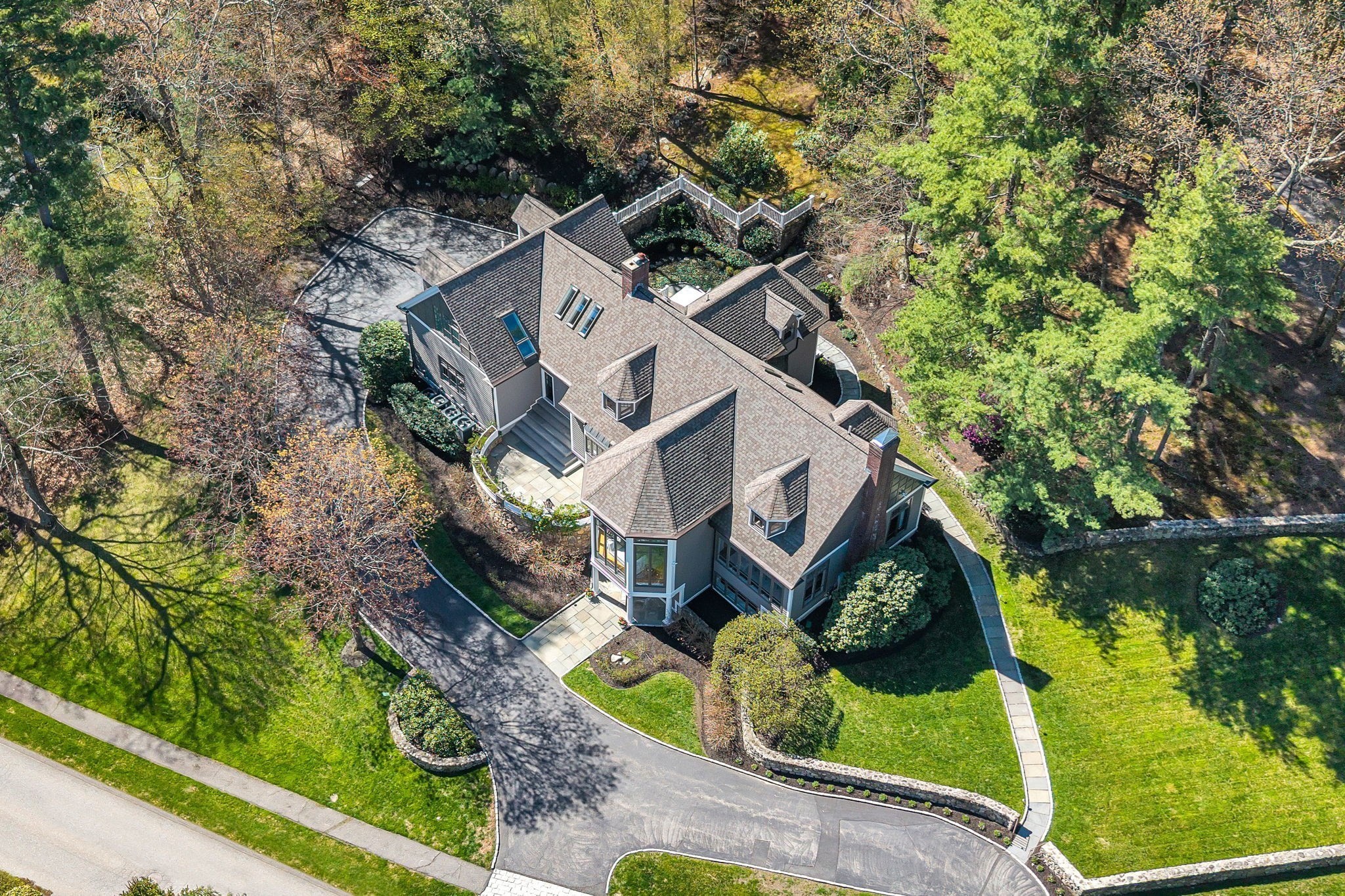 1 Graystone Ln