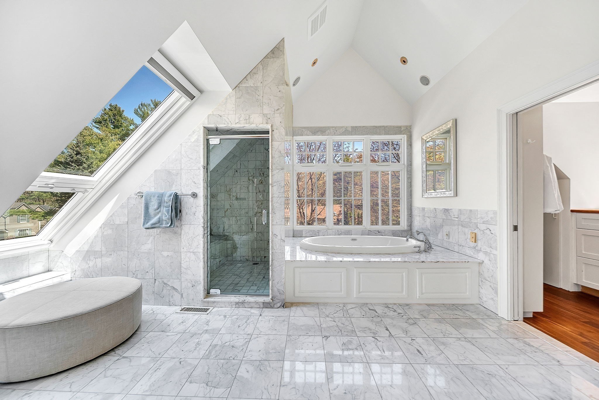 1 Graystone Ln