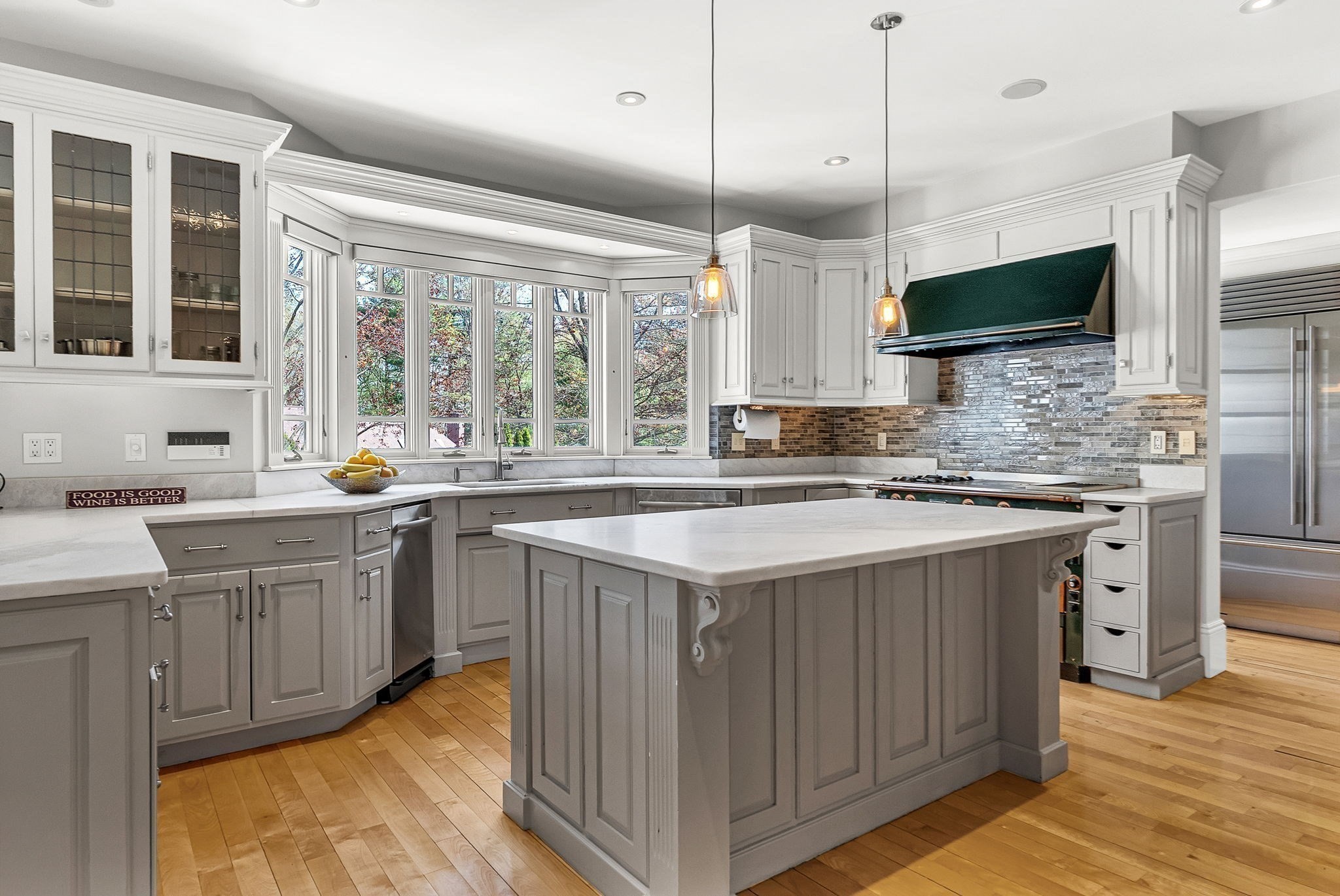 1 Graystone Ln