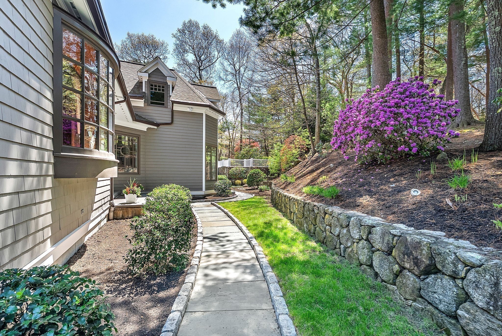 1 Graystone Ln