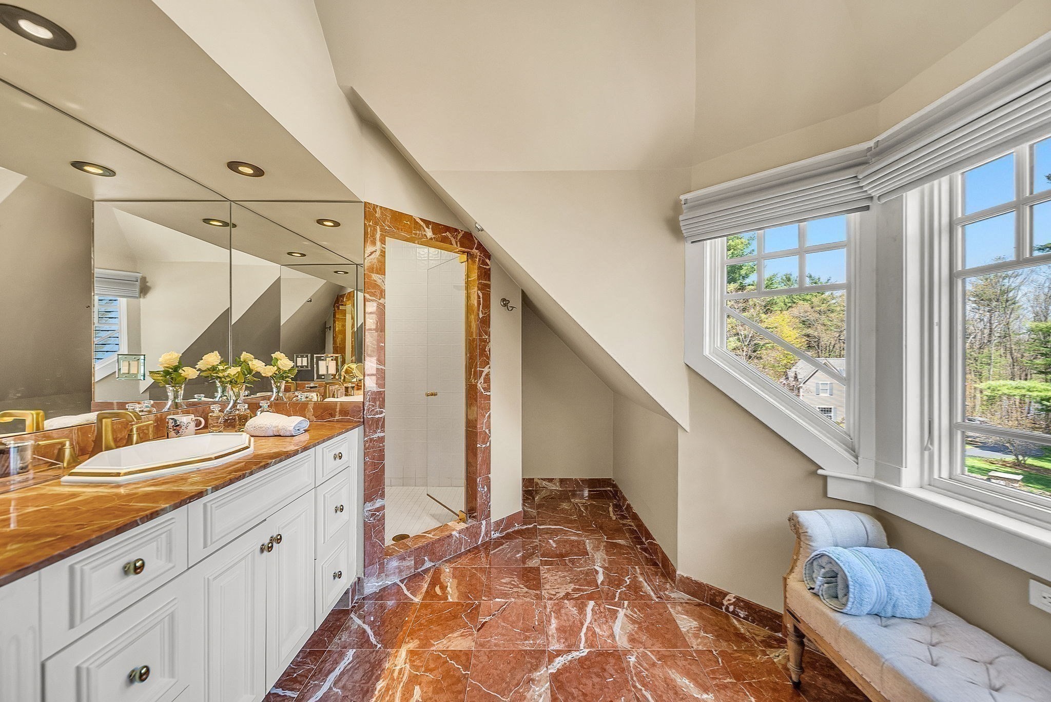 1 Graystone Ln