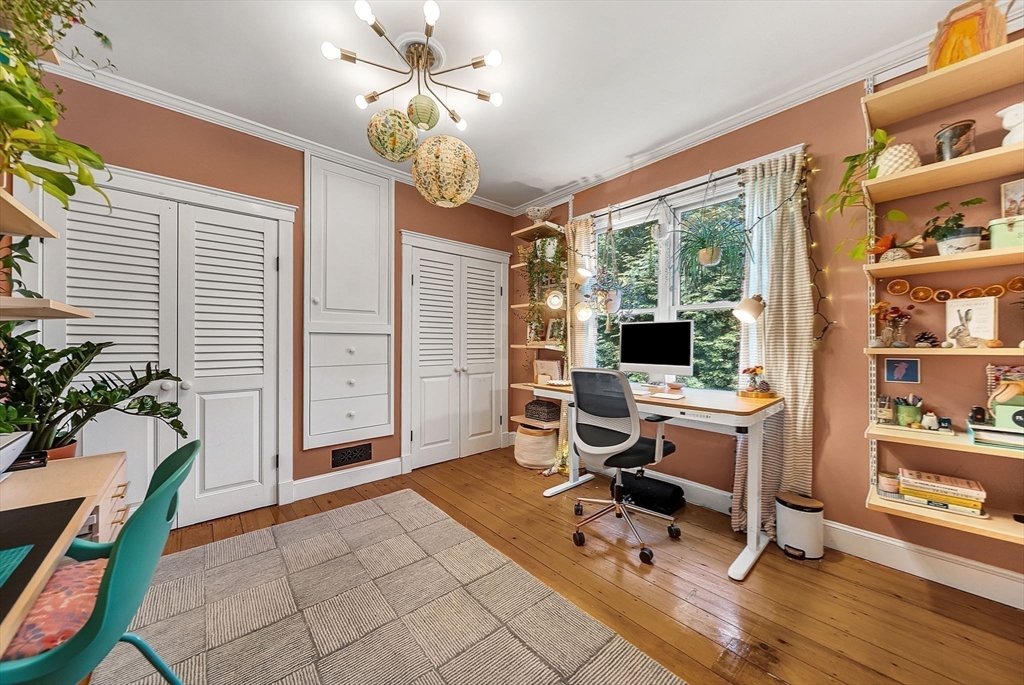 77 Brook Rd