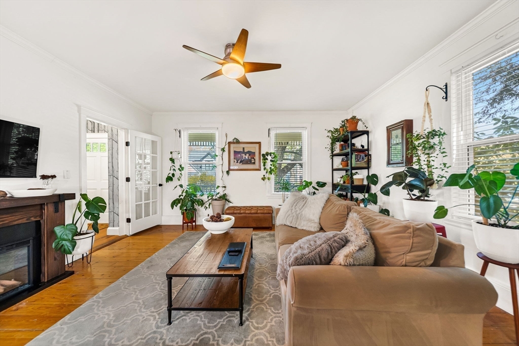 77 Brook Rd