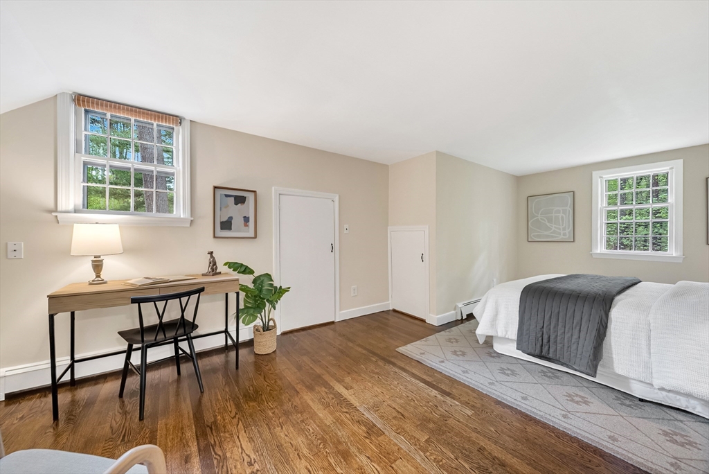 6 Brewster Rd