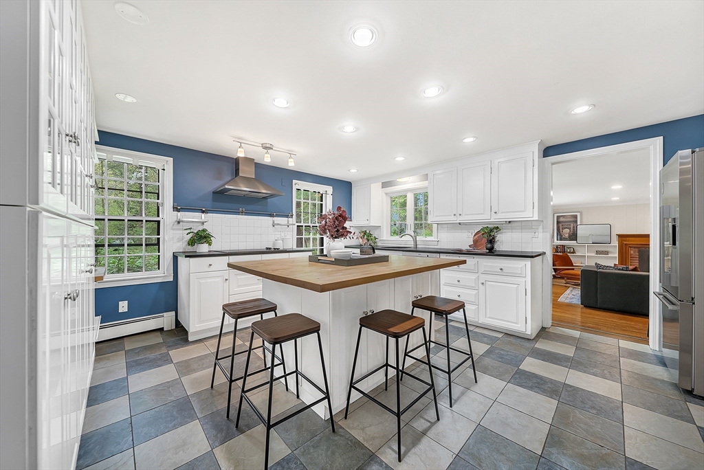 6 Brewster Rd