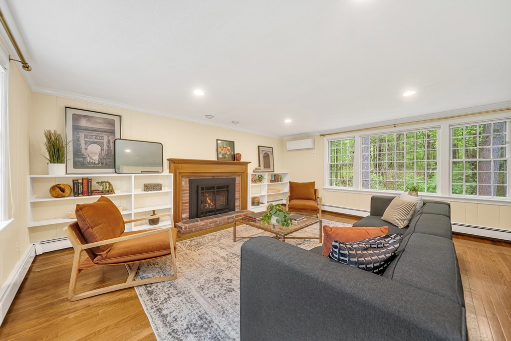 6 Brewster Rd