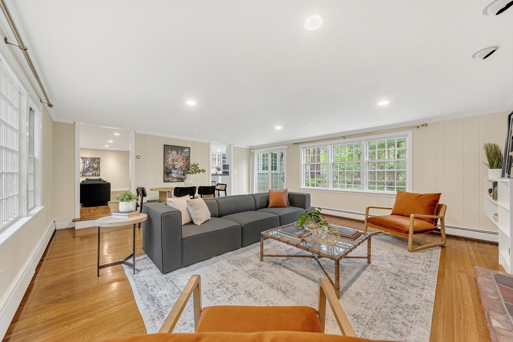 6 Brewster Rd