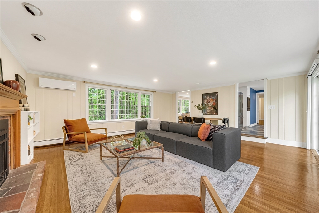 6 Brewster Rd