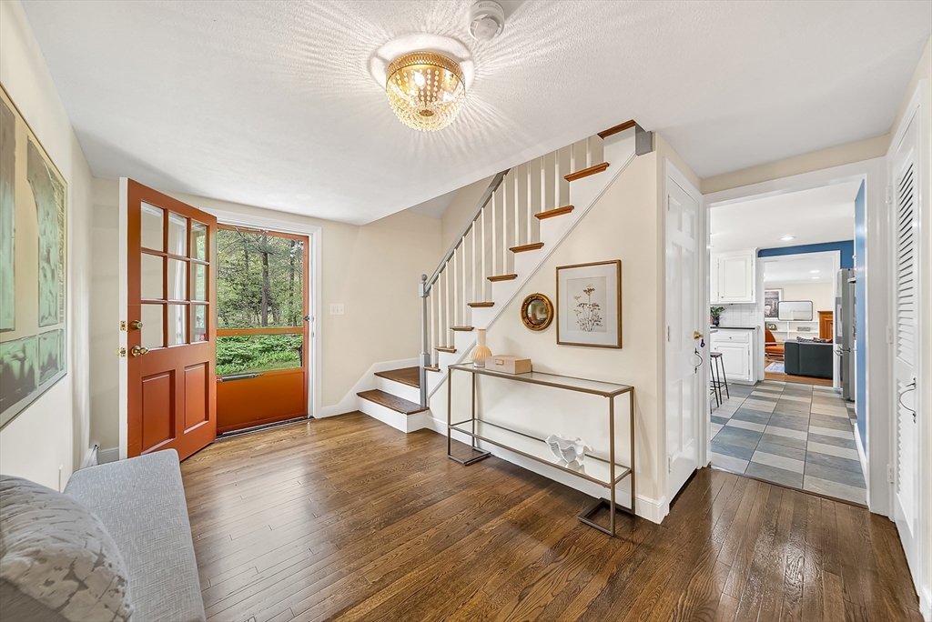 6 Brewster Rd