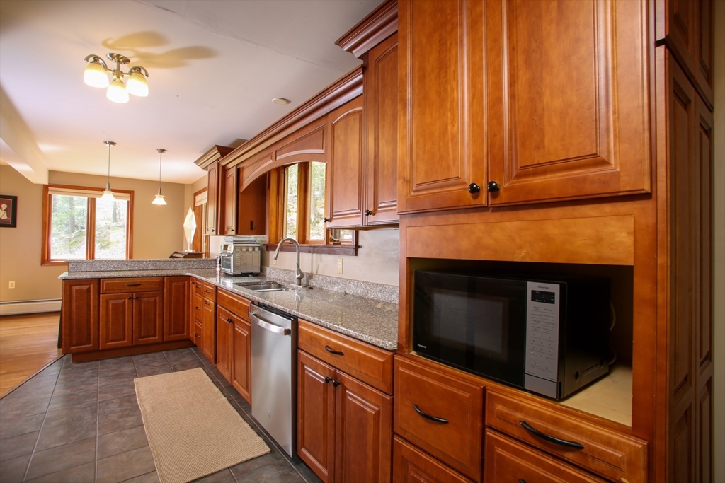421 Legate Hill Rd