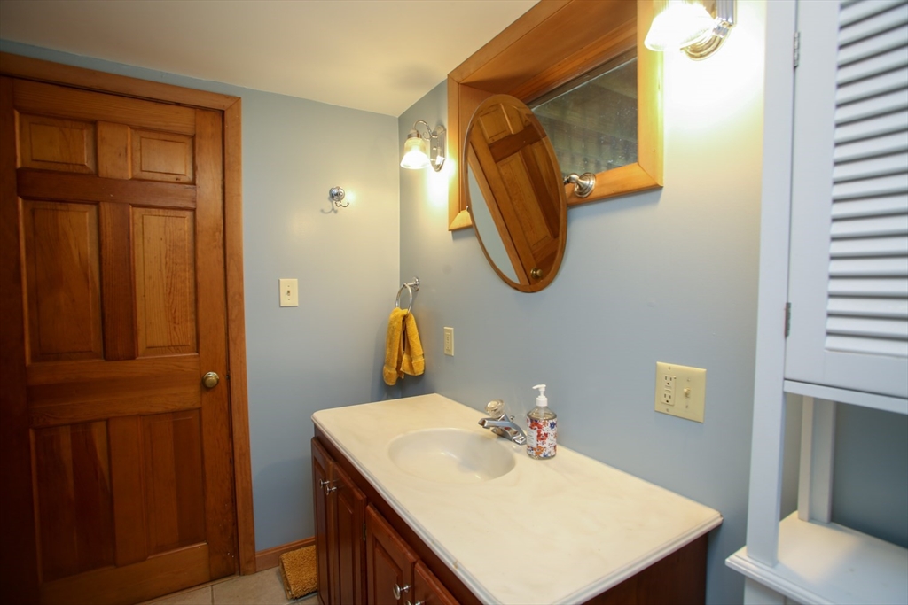 421 Legate Hill Rd