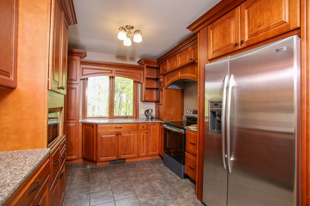 421 Legate Hill Rd