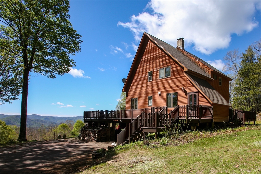 421 Legate Hill Rd