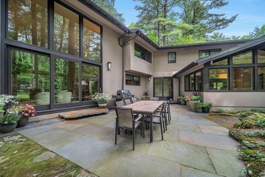 6 Baldwin Circle