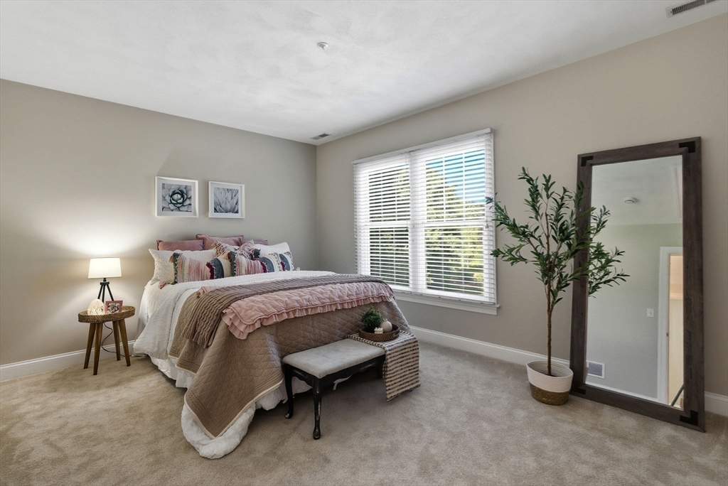 72 Sterling Ln