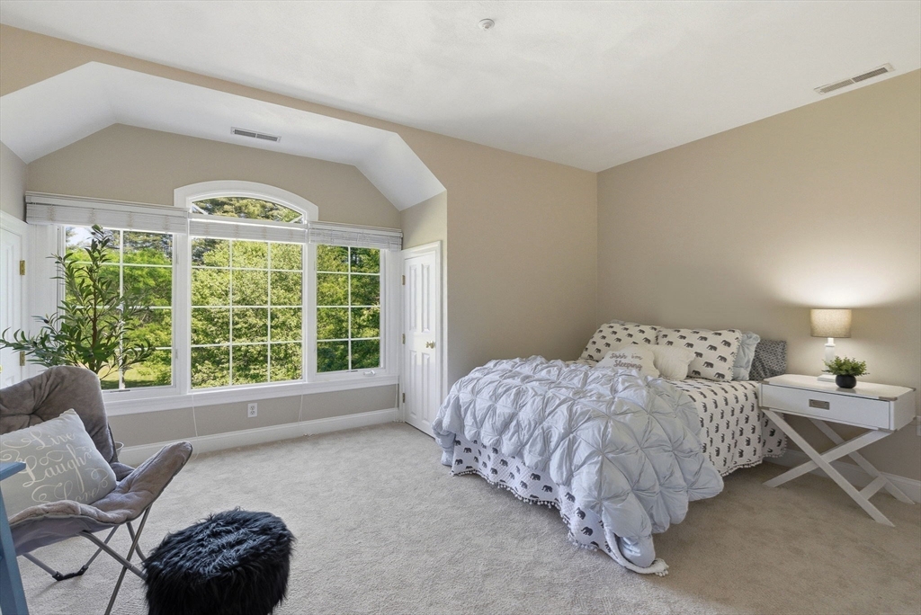 72 Sterling Ln