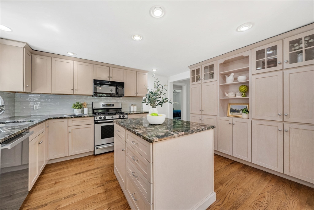 9 Stonebridge Rd