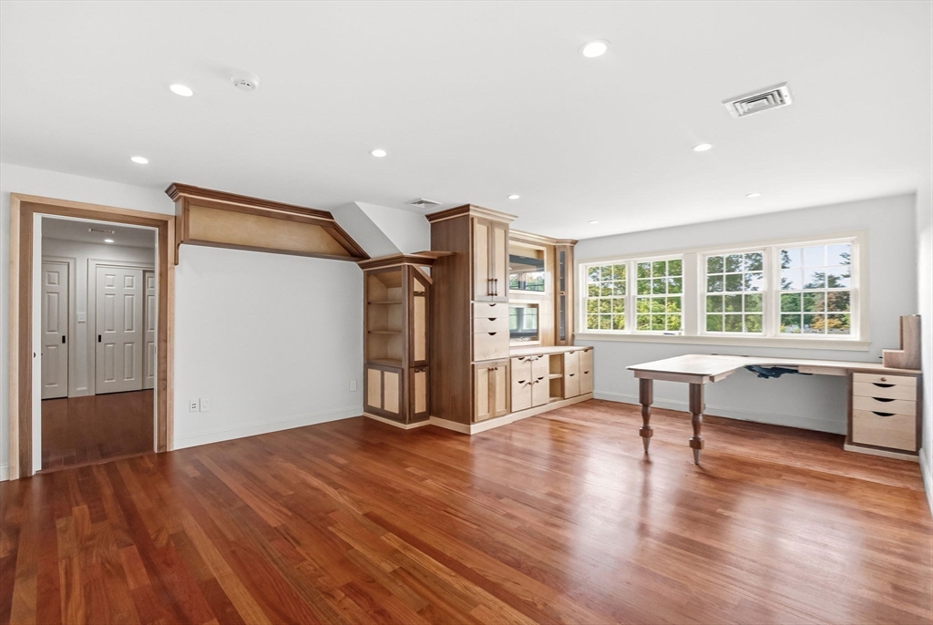 8 Valley Road