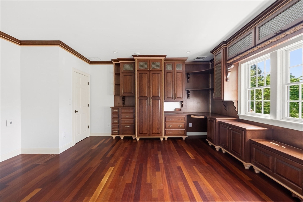 8 Valley Road
