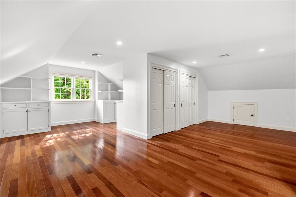 8 Valley Road