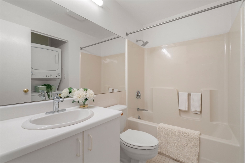 273 Cambridge # 205