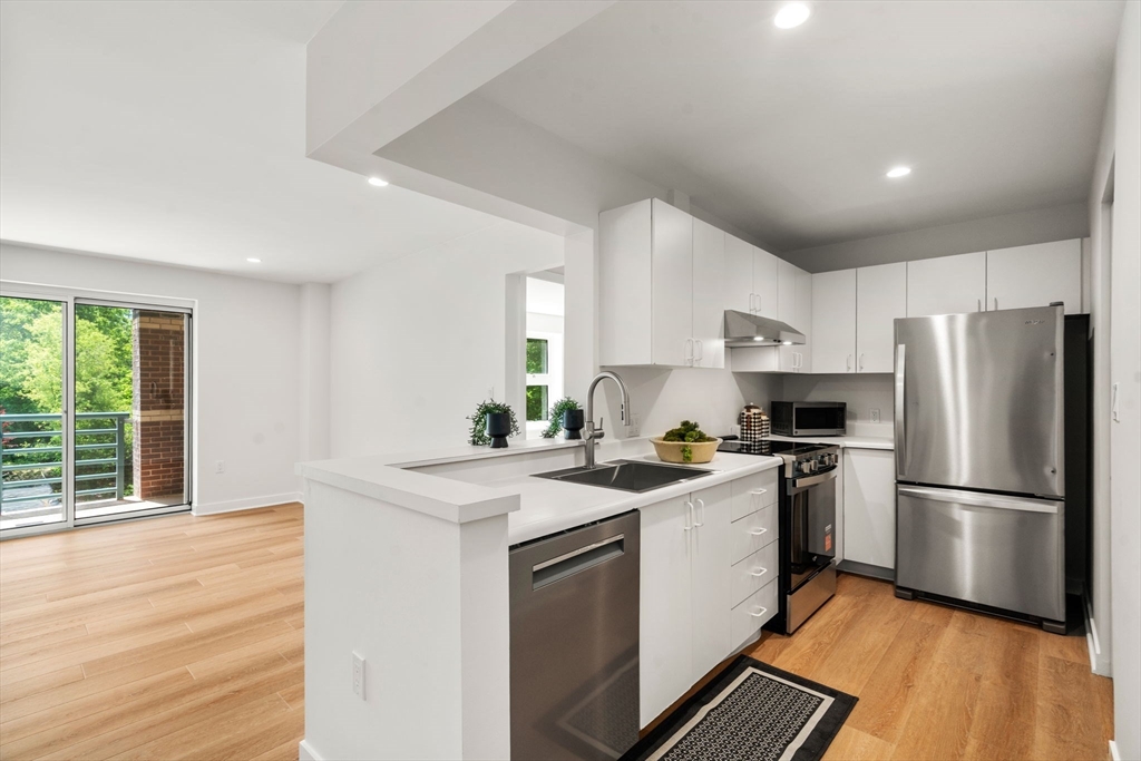 273 Cambridge # 205