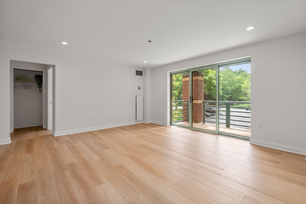 273 Cambridge # 205