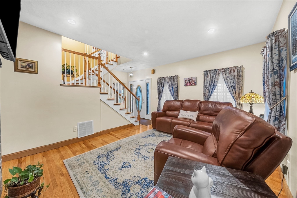 13 Oak St