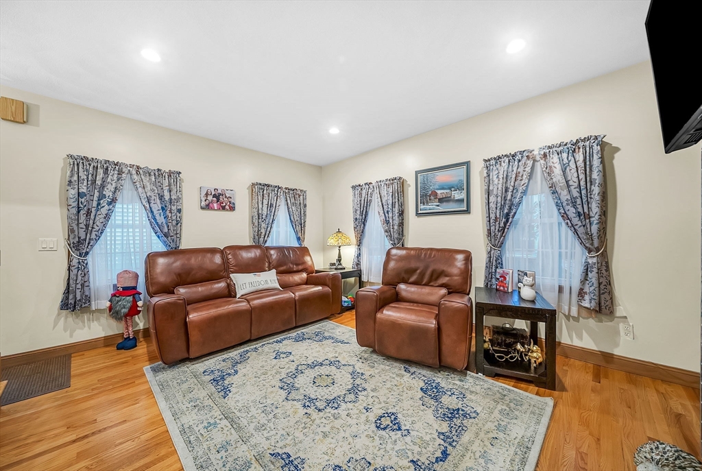 13 Oak St