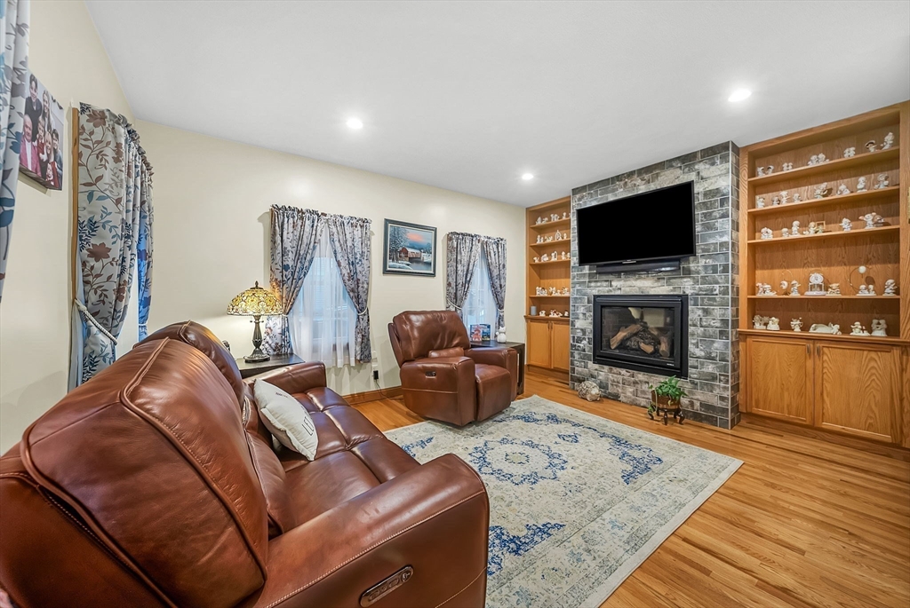 13 Oak St