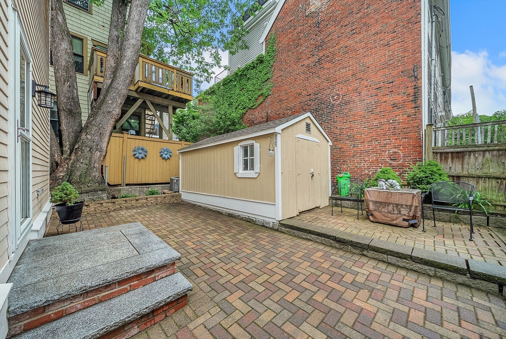 13 Oak St