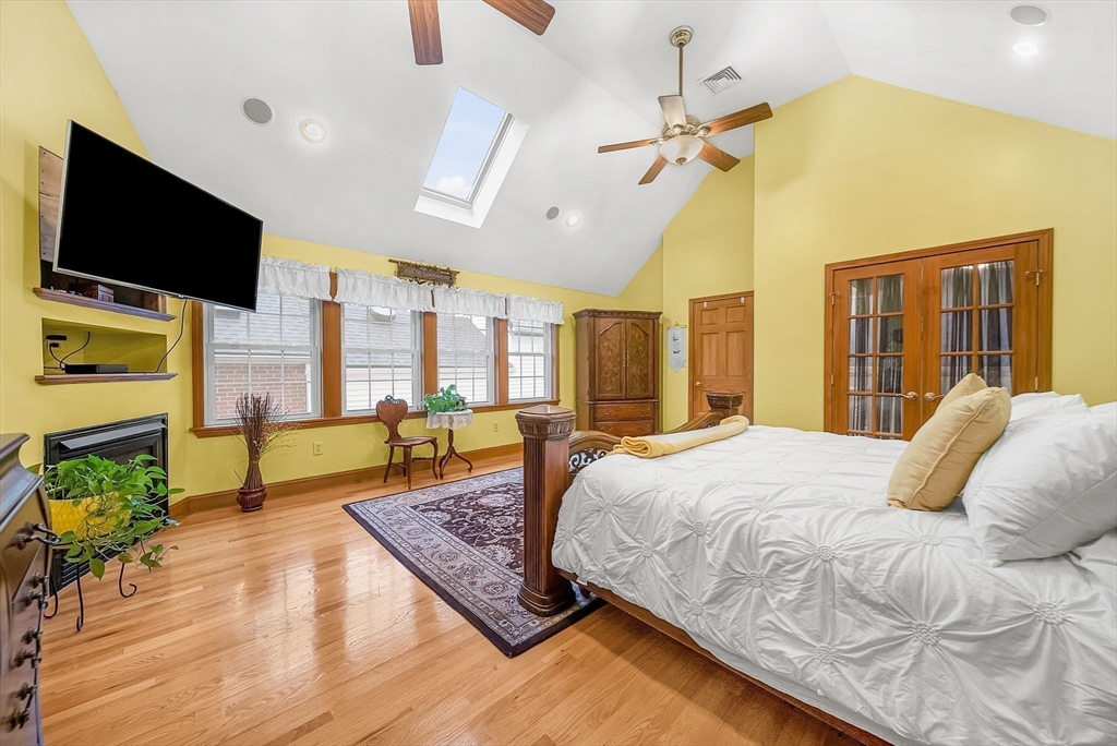 13 Oak St