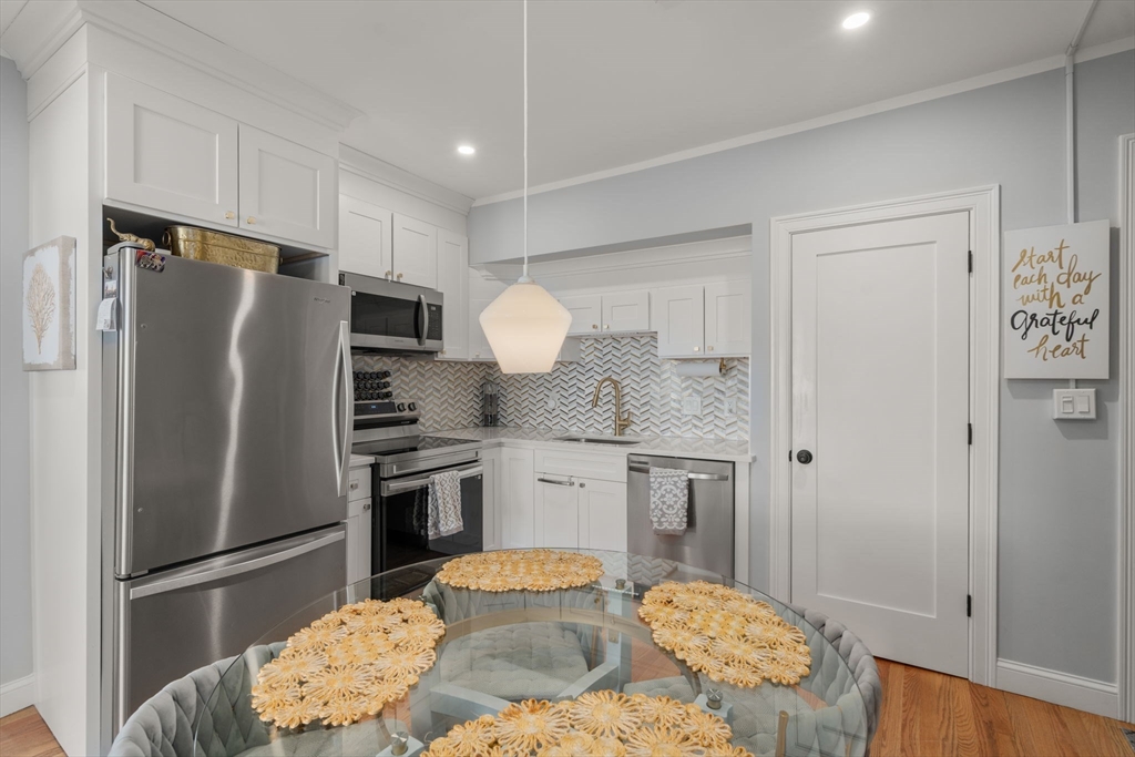 285 Lynn Shore Dr Unit: 402