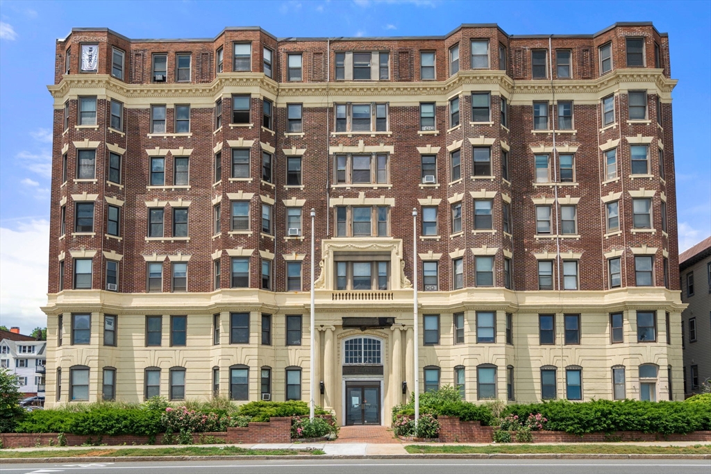 285 Lynn Shore Dr Unit: 402