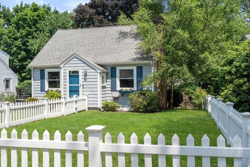 55 Joclyn Ave