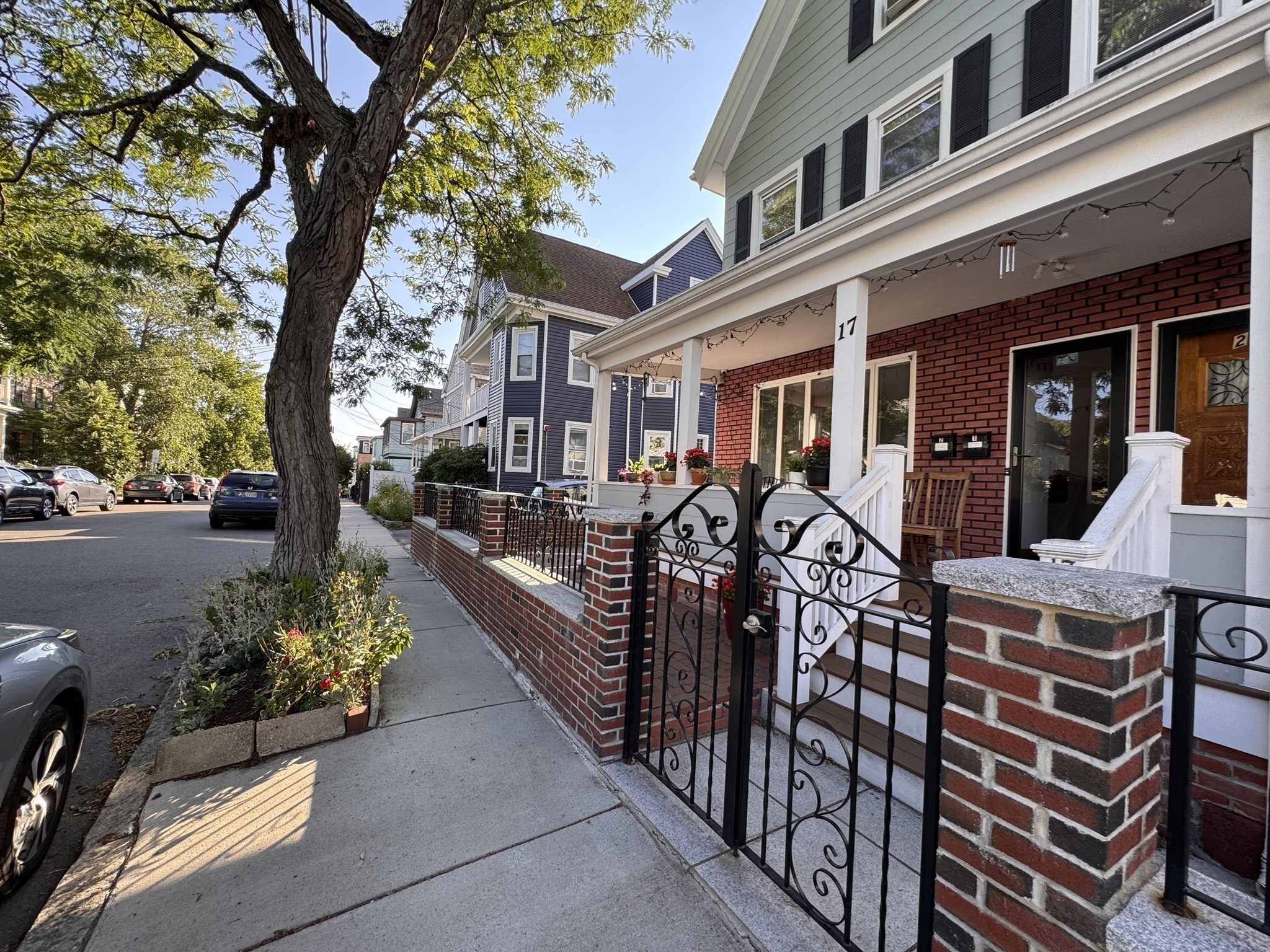 17 Farragut Avenue # 2