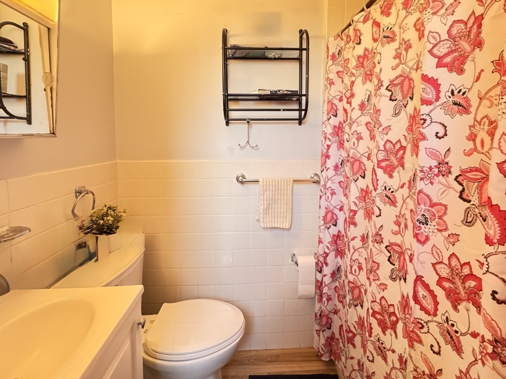 17 Farragut Avenue # 2