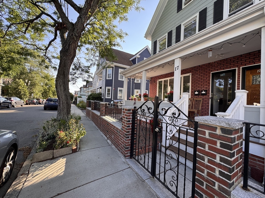 17 Farragut Avenue # 2