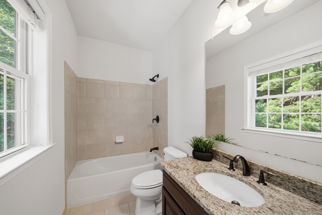 208 Mohawk Path
