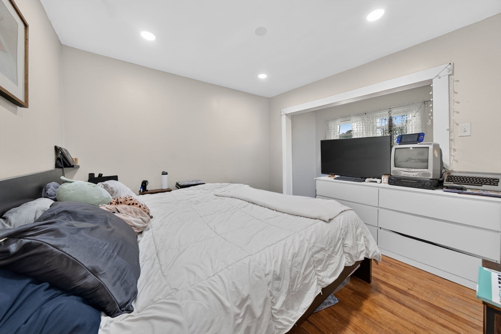 16 Svenson Ave # 1